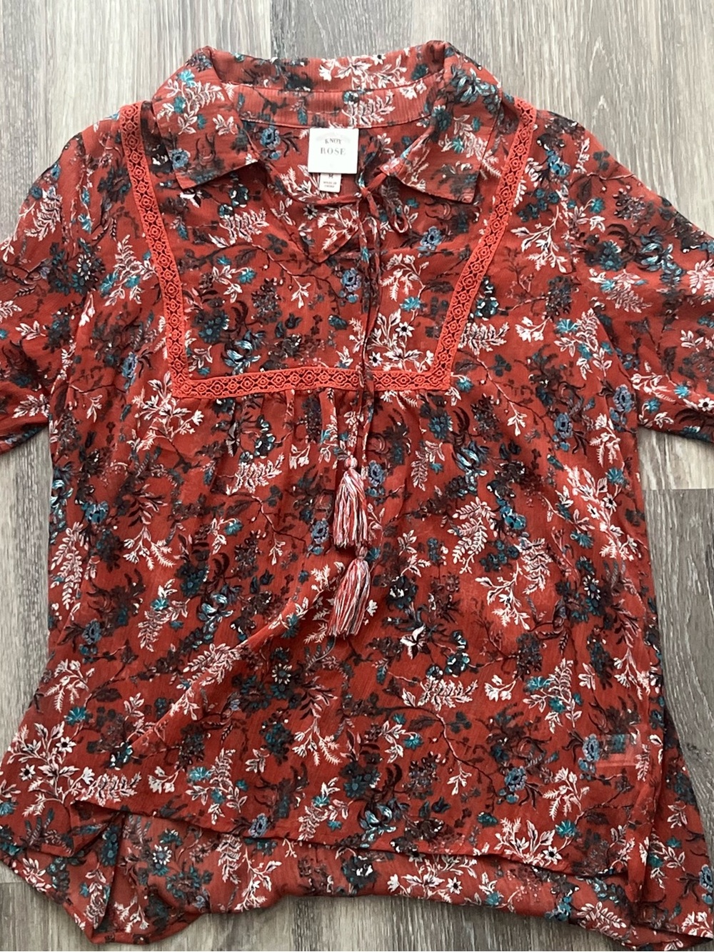 Knox Rose Rust Floral Lace-Trim Tassel Peasant Top